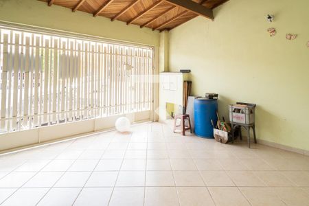 Casa à venda com 270m², 4 quartos e 2 vagas Casa à venda com 270m², 4 quartos e 2 vagasGaragem