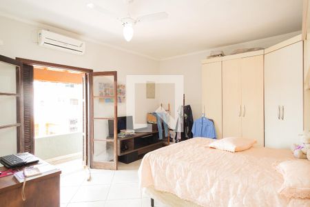 Casa à venda com 270m², 4 quartos e 2 vagas Casa à venda com 270m², 4 quartos e 2 vagasSuíte 2