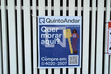 Casa à venda com 270m², 4 quartos e 2 vagas Casa à venda com 270m², 4 quartos e 2 vagasFachada