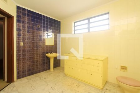 Casa à venda com 485m², 4 quartos e 3 vagas Casa à venda com 485m², 4 quartos e 3 vagasBanheiro 3