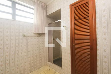 Casa à venda com 485m², 4 quartos e 3 vagas Casa à venda com 485m², 4 quartos e 3 vagasBanheiro suite 1