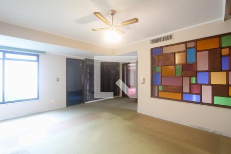 Casa à venda com 485m², 4 quartos e 3 vagas Casa à venda com 485m², 4 quartos e 3 vagasSala 2