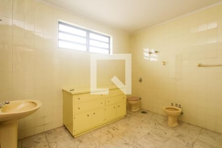 Casa à venda com 485m², 4 quartos e 3 vagas Casa à venda com 485m², 4 quartos e 3 vagasBanheiro 3