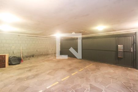 Casa à venda com 485m², 4 quartos e 3 vagas Casa à venda com 485m², 4 quartos e 3 vagasGaragem