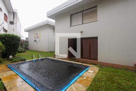 Casa à venda com 485m², 4 quartos e 3 vagas Casa à venda com 485m², 4 quartos e 3 vagasPiscina