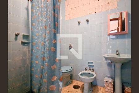 Casa à venda com 485m², 4 quartos e 3 vagas Casa à venda com 485m², 4 quartos e 3 vagasBanheiro de serviço