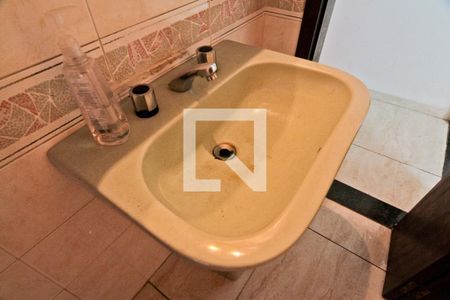 Lavabo de casa para alugar com 3 quartos, 102m² em Jardim Pinheiros, São Paulo