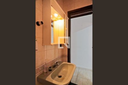 Lavabo de casa para alugar com 3 quartos, 102m² em Jardim Pinheiros, São Paulo