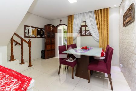 Casa à venda com 160m², 3 quartos e 2 vagas Casa à venda com 160m², 3 quartos e 2 vagasSala de Jantar