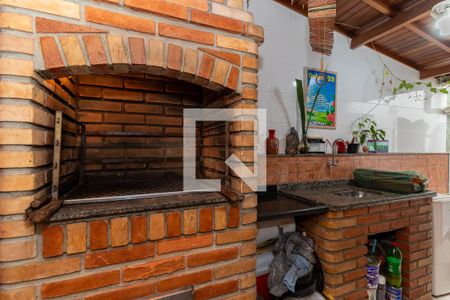 Casa à venda com 160m², 3 quartos e 2 vagas Casa à venda com 160m², 3 quartos e 2 vagasChurrasqueira