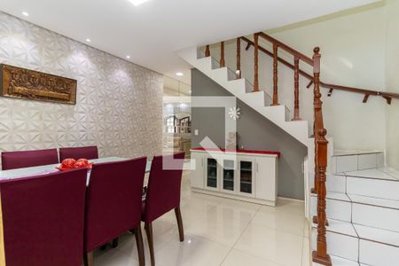 Casa à venda com 160m², 3 quartos e 2 vagas Casa à venda com 160m², 3 quartos e 2 vagasSala de Jantar