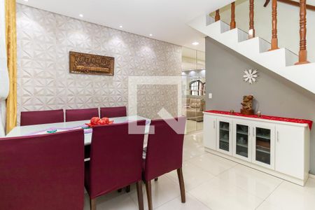 Casa à venda com 160m², 3 quartos e 2 vagas Casa à venda com 160m², 3 quartos e 2 vagasSala de Jantar