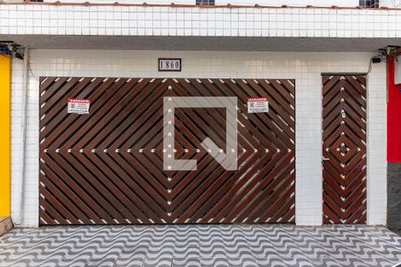 Casa à venda com 160m², 3 quartos e 2 vagas Casa à venda com 160m², 3 quartos e 2 vagasFachada