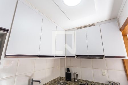 Casa à venda com 190m², 2 quartos e sem vaga Casa à venda com 190m², 2 quartos e sem vagaArmário da Cozinha