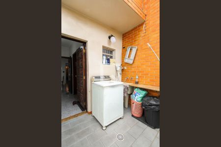 Casa à venda com 300m², 3 quartos e 4 vagas Casa à venda com 300m², 3 quartos e 4 vagasÁrea de Serviço 1