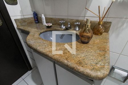 Casa à venda com 300m², 3 quartos e 4 vagas Casa à venda com 300m², 3 quartos e 4 vagasBanheiro Social 2