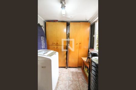 Casa à venda com 300m², 3 quartos e 4 vagas Casa à venda com 300m², 3 quartos e 4 vagasÁrea de Serviço 2