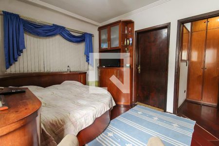 Casa à venda com 300m², 3 quartos e 4 vagas Casa à venda com 300m², 3 quartos e 4 vagasSuíte