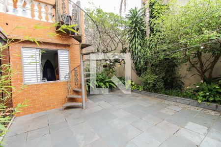 Casa à venda com 300m², 3 quartos e 4 vagas Casa à venda com 300m², 3 quartos e 4 vagasQuintal