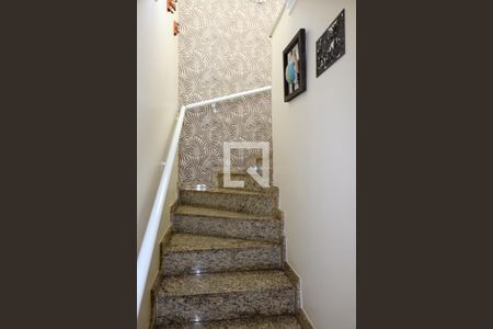 Casa à venda com 376m², 3 quartos e 4 vagasEscada