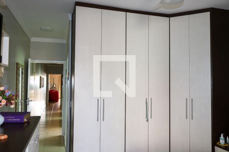 Casa à venda com 376m², 3 quartos e 4 vagasSuite