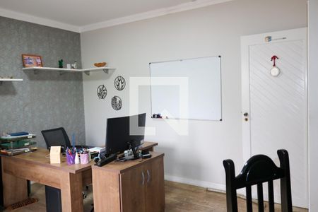 Casa à venda com 376m², 3 quartos e 4 vagasEscritório