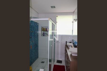 Casa à venda com 376m², 3 quartos e 4 vagasBanheiro da Suíte