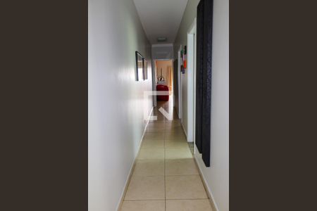Casa à venda com 376m², 3 quartos e 4 vagasCorredor
