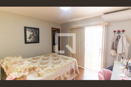 Suíte de casa à venda com 2 quartos, 82m² em Serra Grande, Niterói