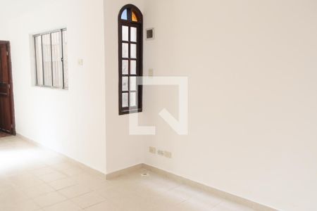 Sala de casa para alugar com 1 quarto, 60m² em Centro, Embu das Artes