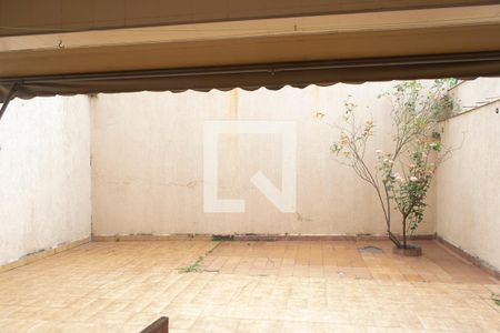 Casa à venda com 250m², 3 quartos e 5 vagas Casa à venda com 250m², 3 quartos e 5 vagasQuintal
