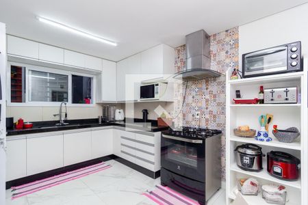 Casa à venda com 250m², 4 quartos e 4 vagas Casa à venda com 250m², 4 quartos e 4 vagasCozinha