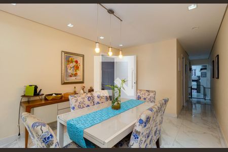 Casa à venda com 250m², 4 quartos e 4 vagas Casa à venda com 250m², 4 quartos e 4 vagasSala de Jantar