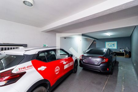 Casa à venda com 250m², 4 quartos e 4 vagas Casa à venda com 250m², 4 quartos e 4 vagasGaragem