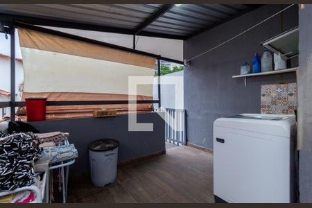 Casa à venda com 250m², 4 quartos e 4 vagas Casa à venda com 250m², 4 quartos e 4 vagasÁrea de Serviço