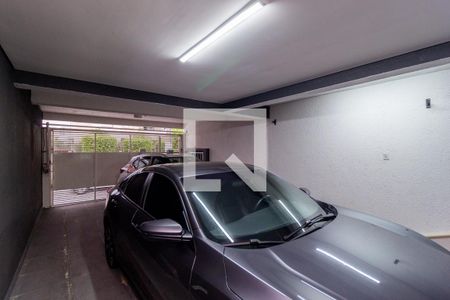 Casa à venda com 250m², 4 quartos e 4 vagas Casa à venda com 250m², 4 quartos e 4 vagasGaragem