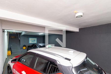 Casa à venda com 250m², 4 quartos e 4 vagas Casa à venda com 250m², 4 quartos e 4 vagasGaragem