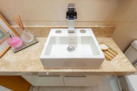 Casa à venda com 250m², 4 quartos e 4 vagas Casa à venda com 250m², 4 quartos e 4 vagasDetalhe - Lavabo