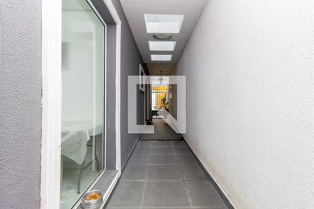 Casa à venda com 250m², 4 quartos e 4 vagas Casa à venda com 250m², 4 quartos e 4 vagasCorredor