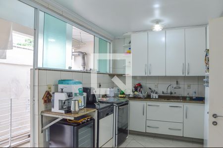 Casa à venda com 290m², 3 quartos e 5 vagas Casa à venda com 290m², 3 quartos e 5 vagasCozinha