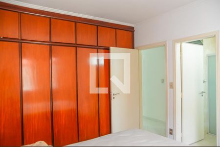 Casa à venda com 290m², 3 quartos e 5 vagas Casa à venda com 290m², 3 quartos e 5 vagasQuarto 2 - Suíte