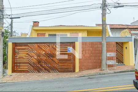 Casa à venda com 290m², 3 quartos e 5 vagas Casa à venda com 290m², 3 quartos e 5 vagasFachada