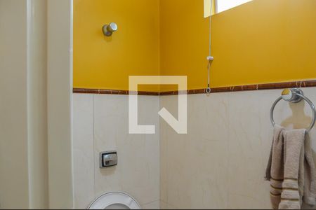 Casa à venda com 290m², 3 quartos e 5 vagas Casa à venda com 290m², 3 quartos e 5 vagasLavabo