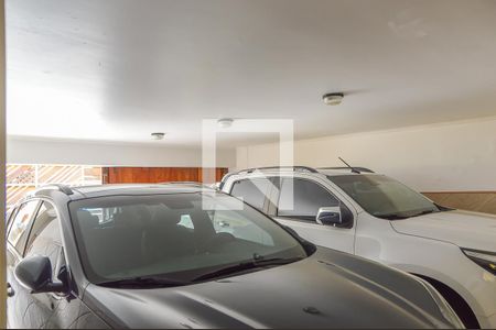 Casa à venda com 290m², 3 quartos e 5 vagas Casa à venda com 290m², 3 quartos e 5 vagasGaragem