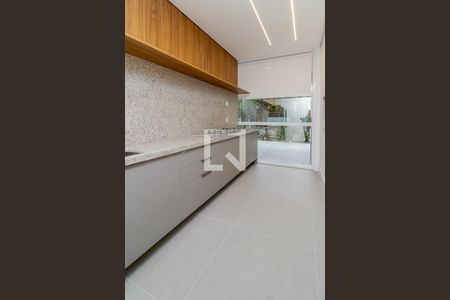 Apartamento à venda com 250m², 3 quartos e 4 vagas Apartamento à venda com 250m², 3 quartos e 4 vagasÁrea comum - Salão de festas