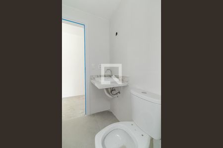 Apartamento à venda com 250m², 3 quartos e 4 vagas Apartamento à venda com 250m², 3 quartos e 4 vagasBanheiro da Suíte 2