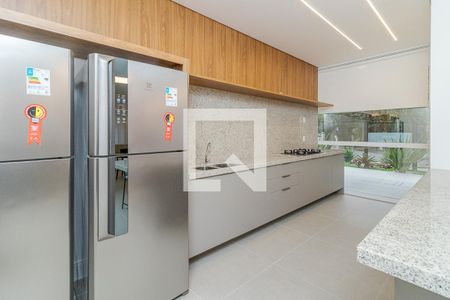 Apartamento à venda com 250m², 3 quartos e 4 vagas Apartamento à venda com 250m², 3 quartos e 4 vagasÁrea comum - Salão de festas