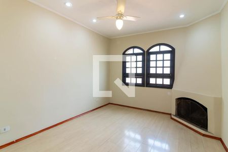 Casa à venda com 220m², 3 quartos e 3 vagasSuíte 1