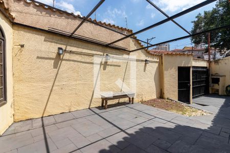 Casa à venda com 220m², 3 quartos e 3 vagasQuintal