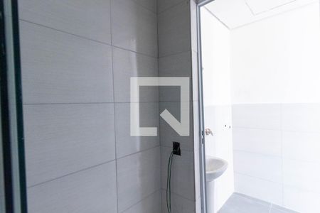 Banheiro de casa para alugar com 1 quarto, 21m² em Vila Londrina, São Paulo